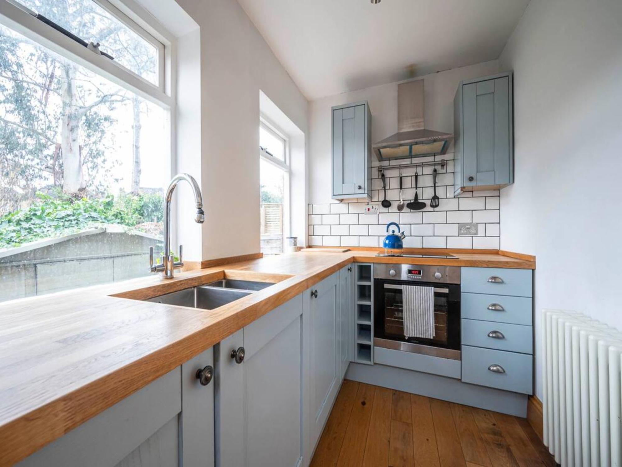 Pass The Keys Hither Ground Floor Flat With Garden * London