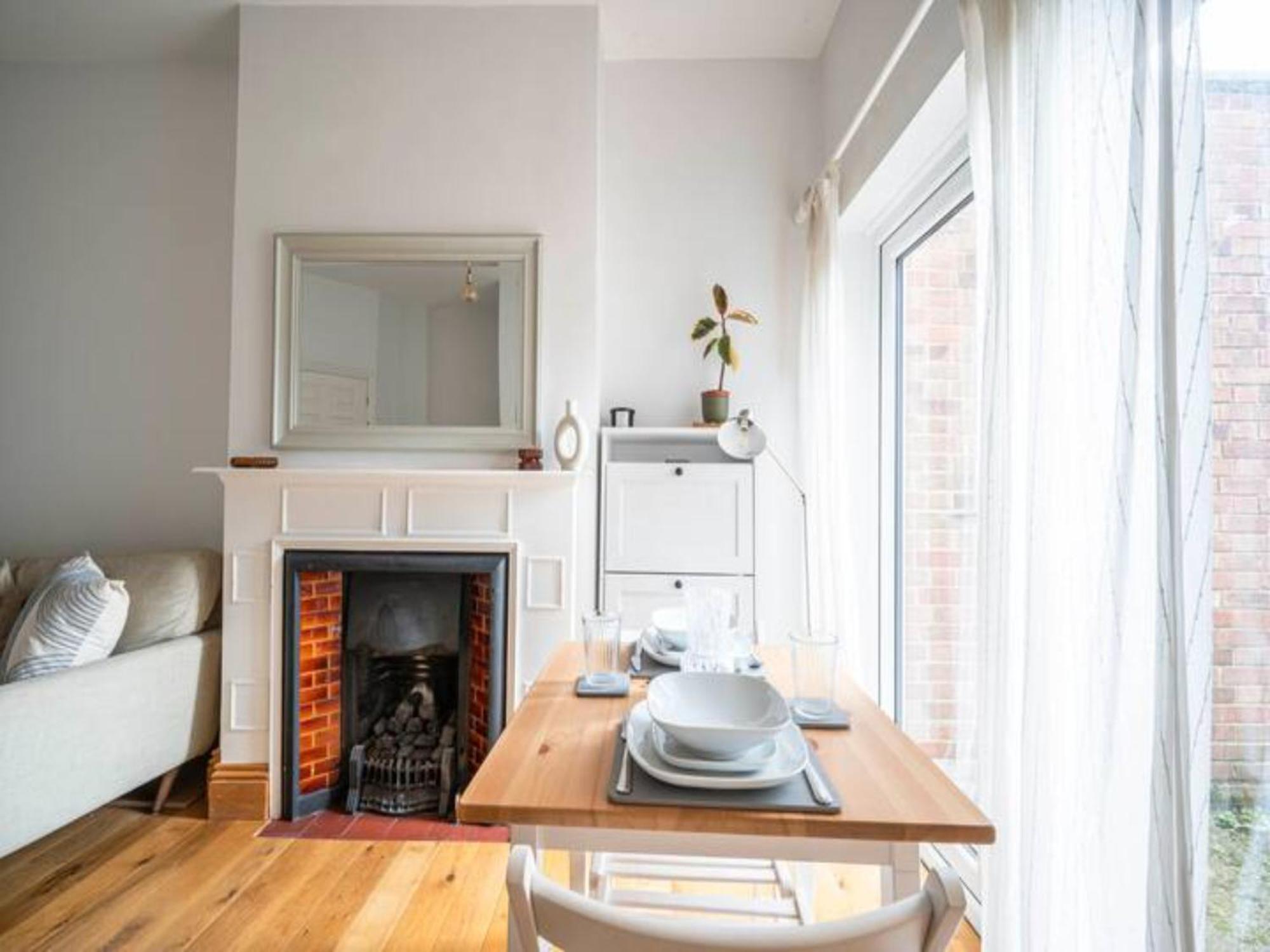 Pass The Keys Hither Ground Floor Flat With Garden Apartment