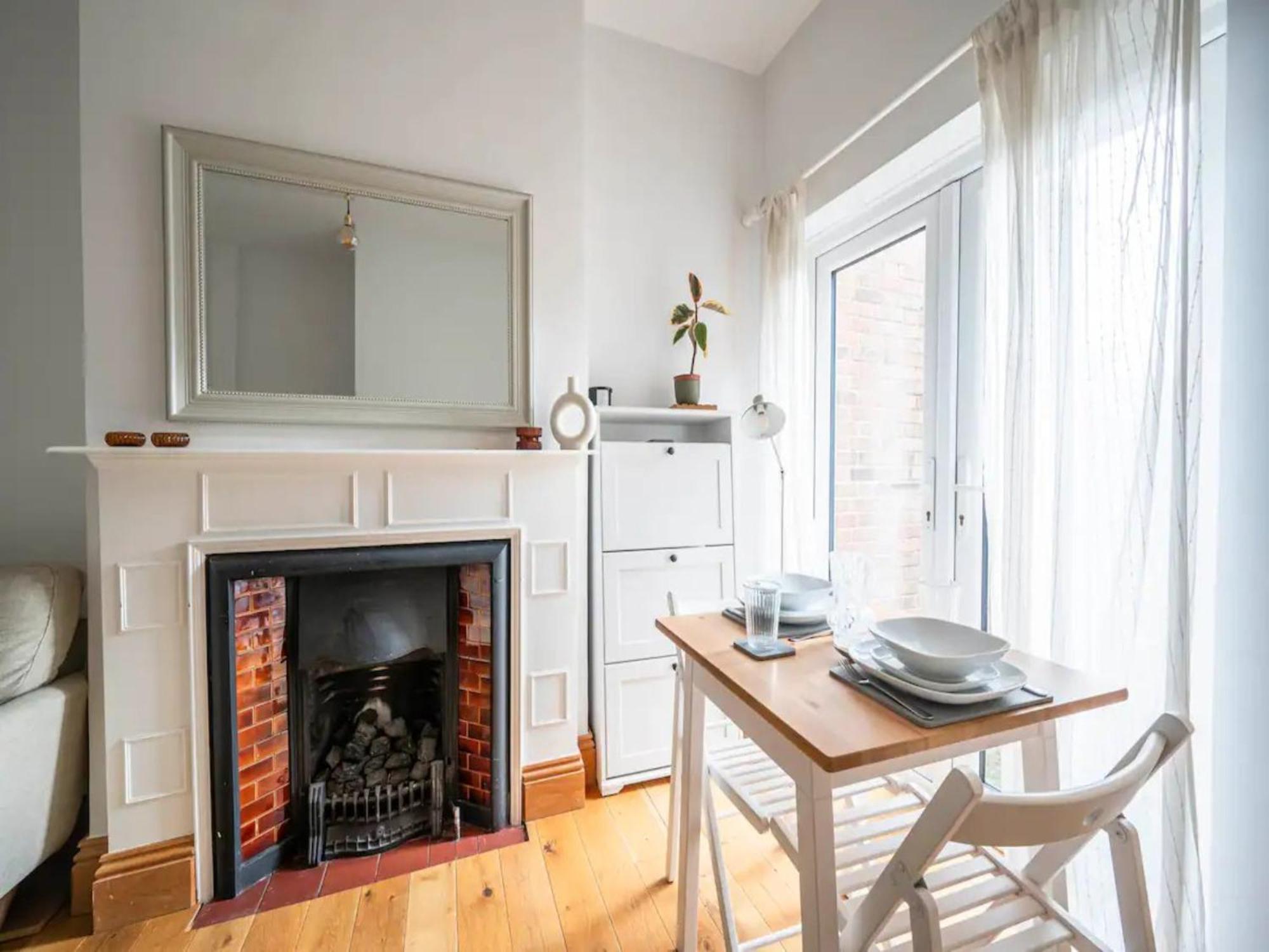 Pass The Keys Hither Ground Floor Flat With Garden * London