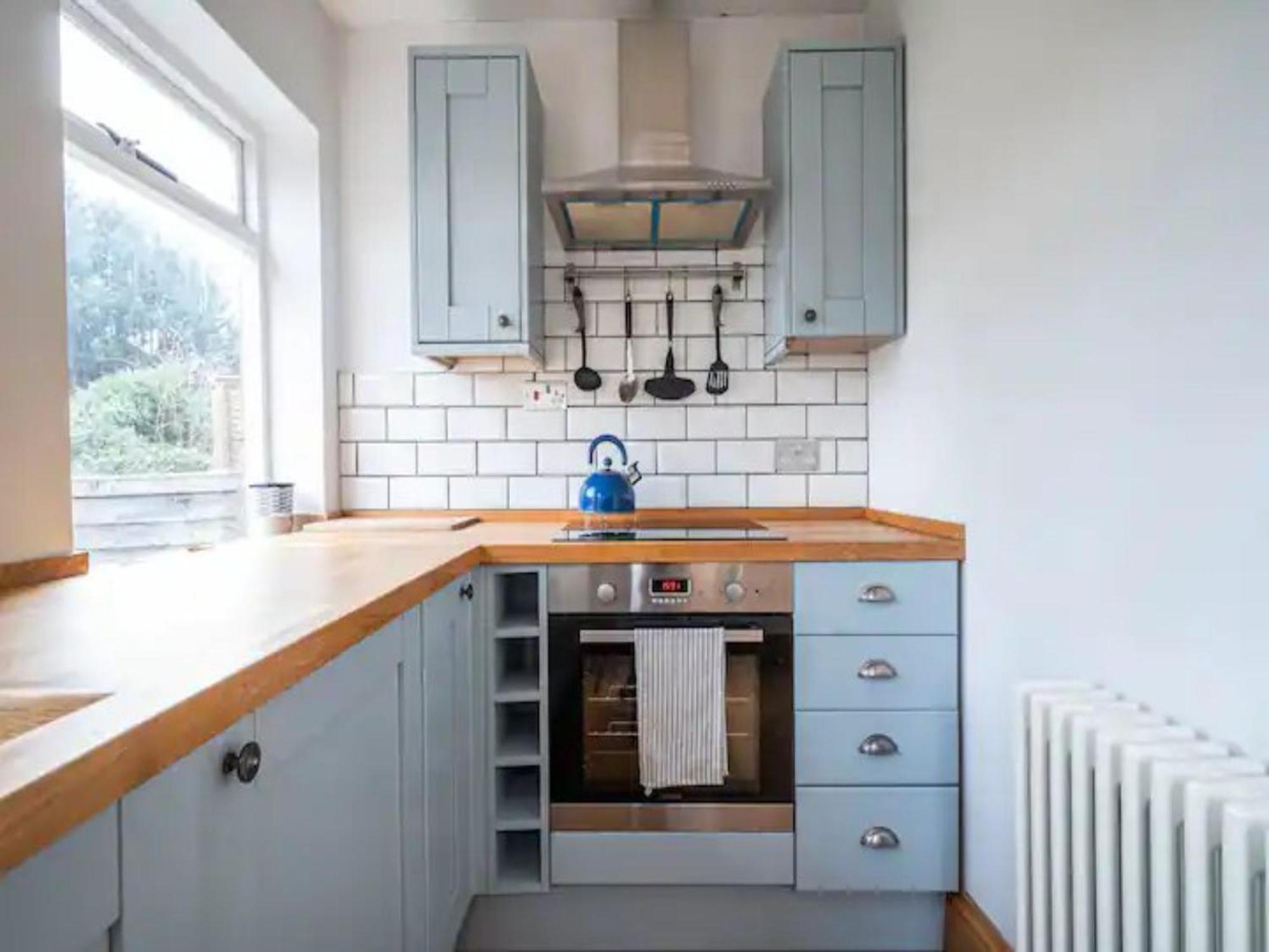 Pass The Keys Hither Ground Floor Flat With Garden Apartment *